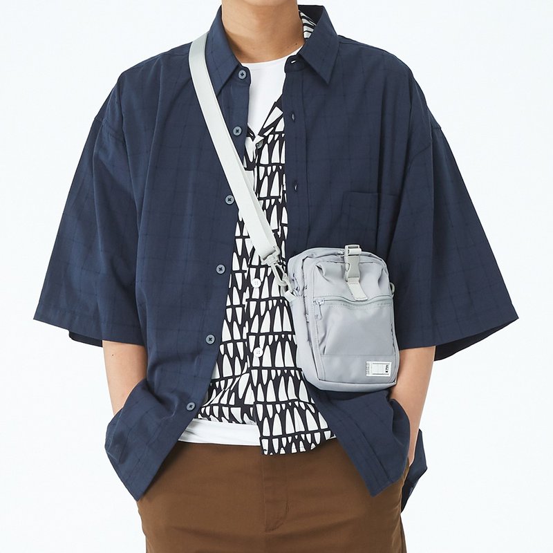 PM旅行小包 浅灰色 - 侧背包/斜挎包 - 尼龙 灰色