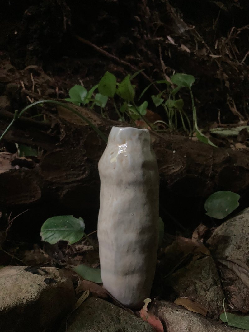 苏打烧白焰釉手捏长花瓶 II - 花瓶/陶器 - 陶 