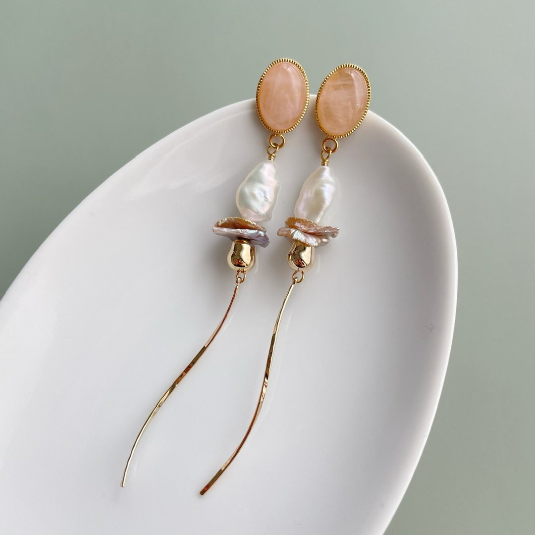 Swing petal earrings earrings / Clip-On - 耳环/耳夹 - 半宝石 粉红色