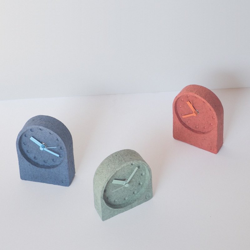 Clock From Elephant Poo - 时钟/闹钟 - 纸 多色