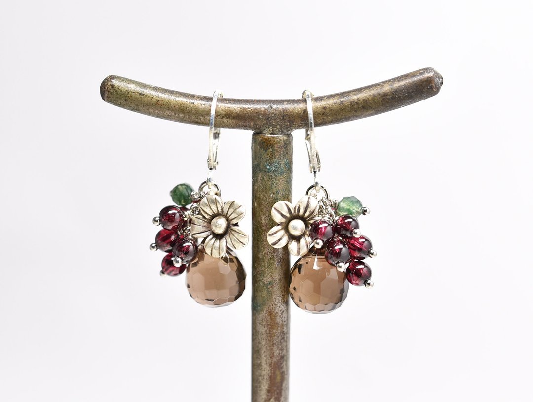 Drops Smoky Quartz and Tawawa on Monday Garnet, Moss Agate, Karen Silver Flower Earrings - 耳环/耳夹 - 宝石 红色