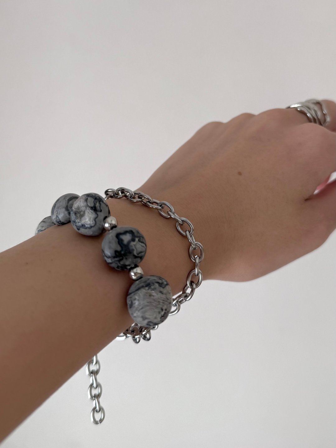 stone bracelet - 手链/手环 - 石头 灰色