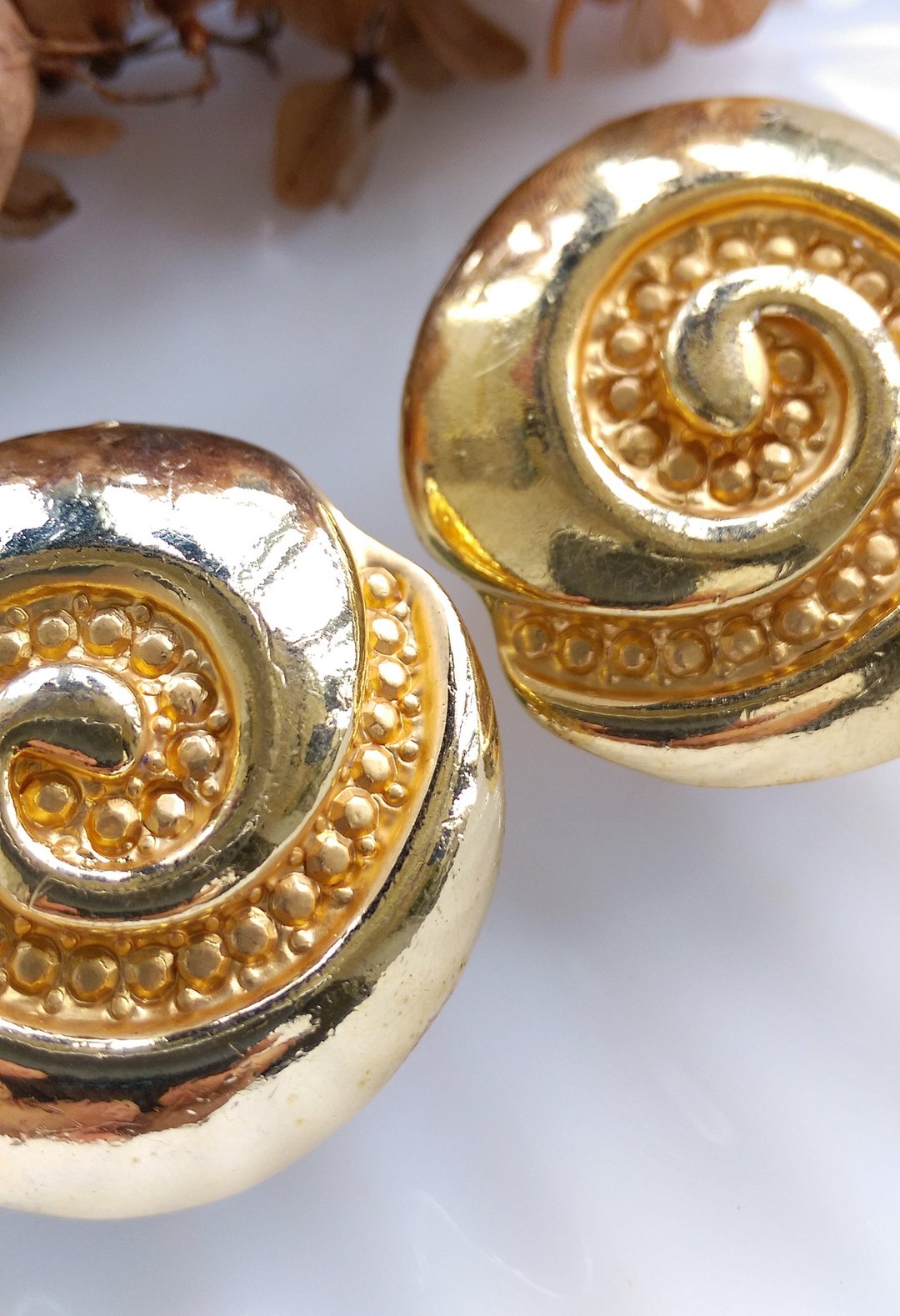 Vintage Jewelry 西洋古董饰品 金色调 大海螺 大耳环 夹式耳环 - 耳环/耳夹 - 其他金属 金色