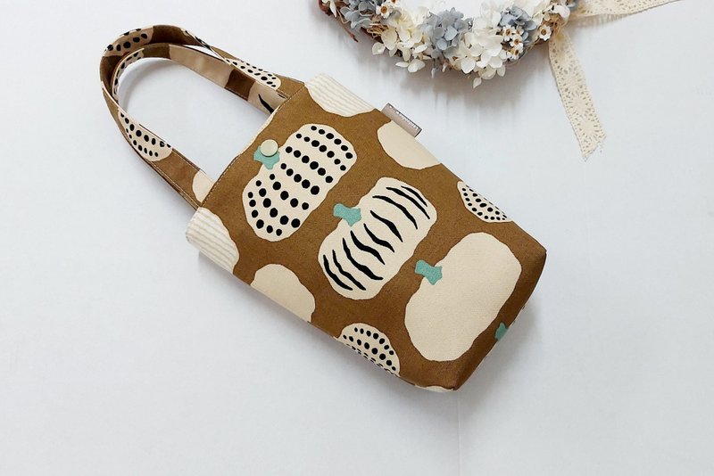 日本南瓜【内防泼水】饮料提袋-水壶提袋-冰霸杯-外出提袋-礼物 - 保温瓶/保温杯 - 棉．麻 咖啡色