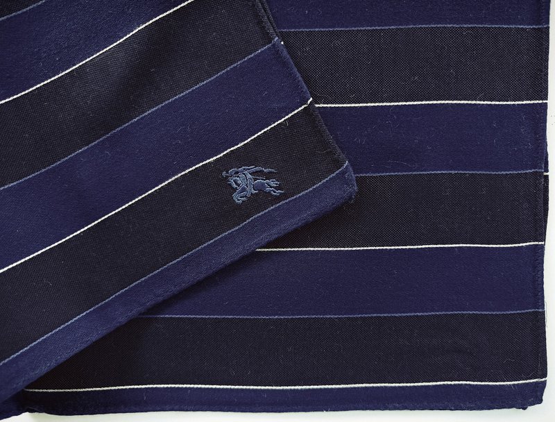 Burberry 复古手帕 - 深蓝色口袋巾 19 x 18.5 英寸 - 手帕/方巾 - 棉．麻 蓝色
