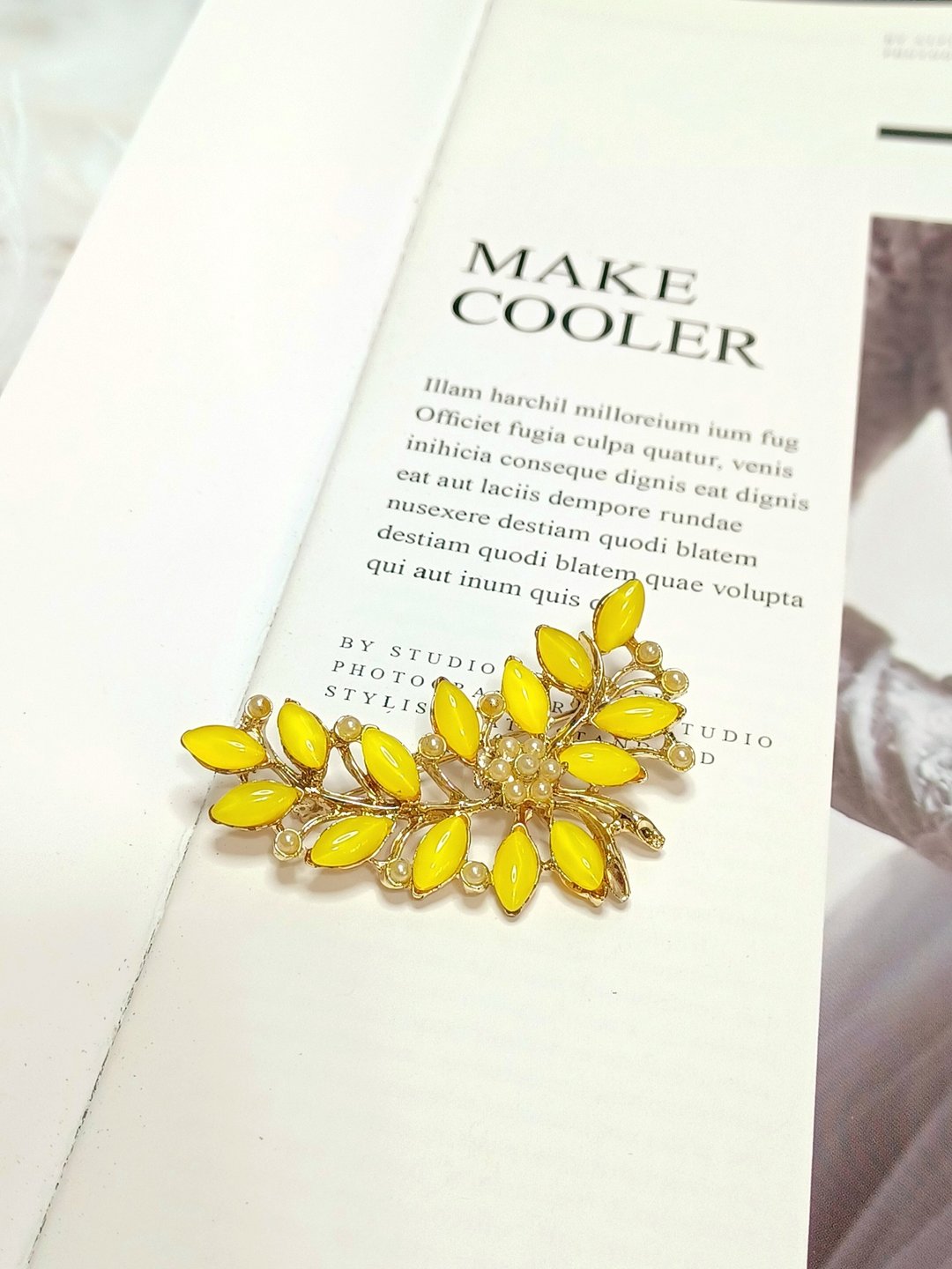 vintage jewelry 典雅立体嫩黄花穗  别针 胸针 - 胸针 - 其他金属 