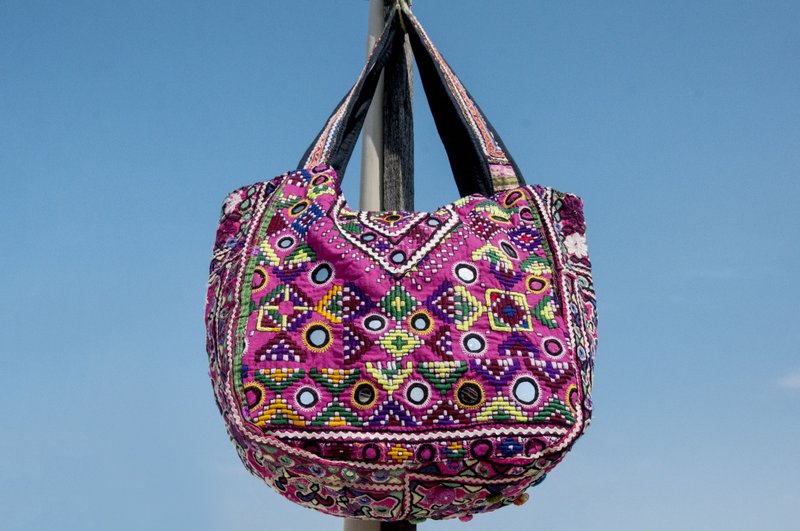 手工刺绣斜背包 民族风包 侧背包 肩背包 手工包 刺绣包-古布boro - 侧背包/斜挎包 - 棉．麻 多色