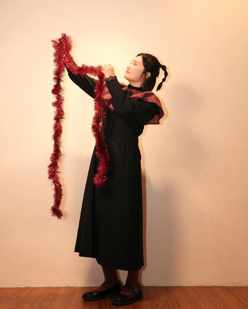 Merry Christmas - 圆领蓬袖打褶洋装 - 洋装/连衣裙 - 其他材质 黑色