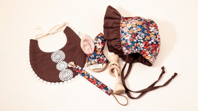 Handmade by Mina 盛夏红弥月四件套组 生日礼物 赠缎带礼盒 - 满月礼盒 - 棉．麻 多色