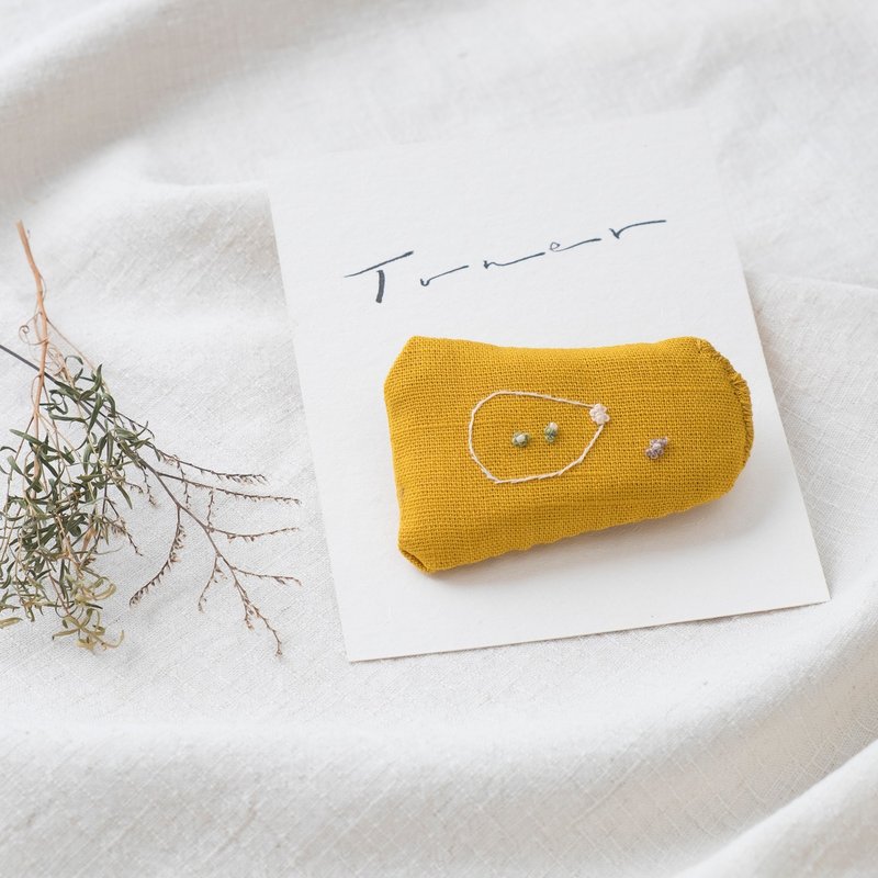 叶 音     系列胸针 Musing - 胸针 - 棉．麻 橘色