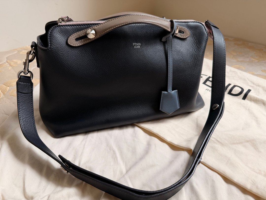 Fendi 牛皮 By The Way 两用包 粉、蓝、灰拼色设计 - 侧背包/斜挎包 - 真皮 
