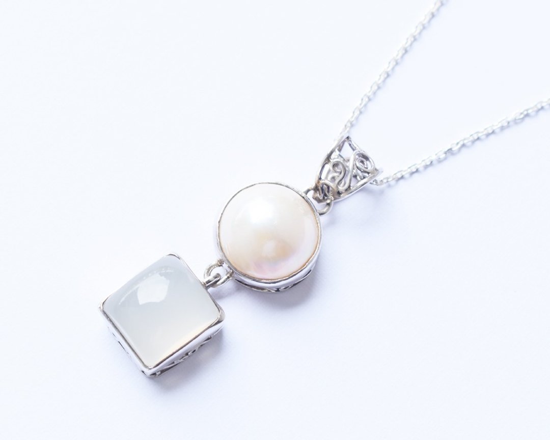 Ocean and Moon Ultimate Energy Moonstone and Mabe Silver Necklace - 项链 - 石头 白色