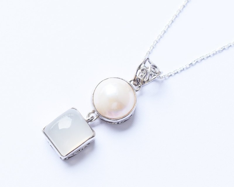 Ocean and Moon Ultimate Energy Moonstone and Mabe Silver Necklace - 项链 - 石头 白色