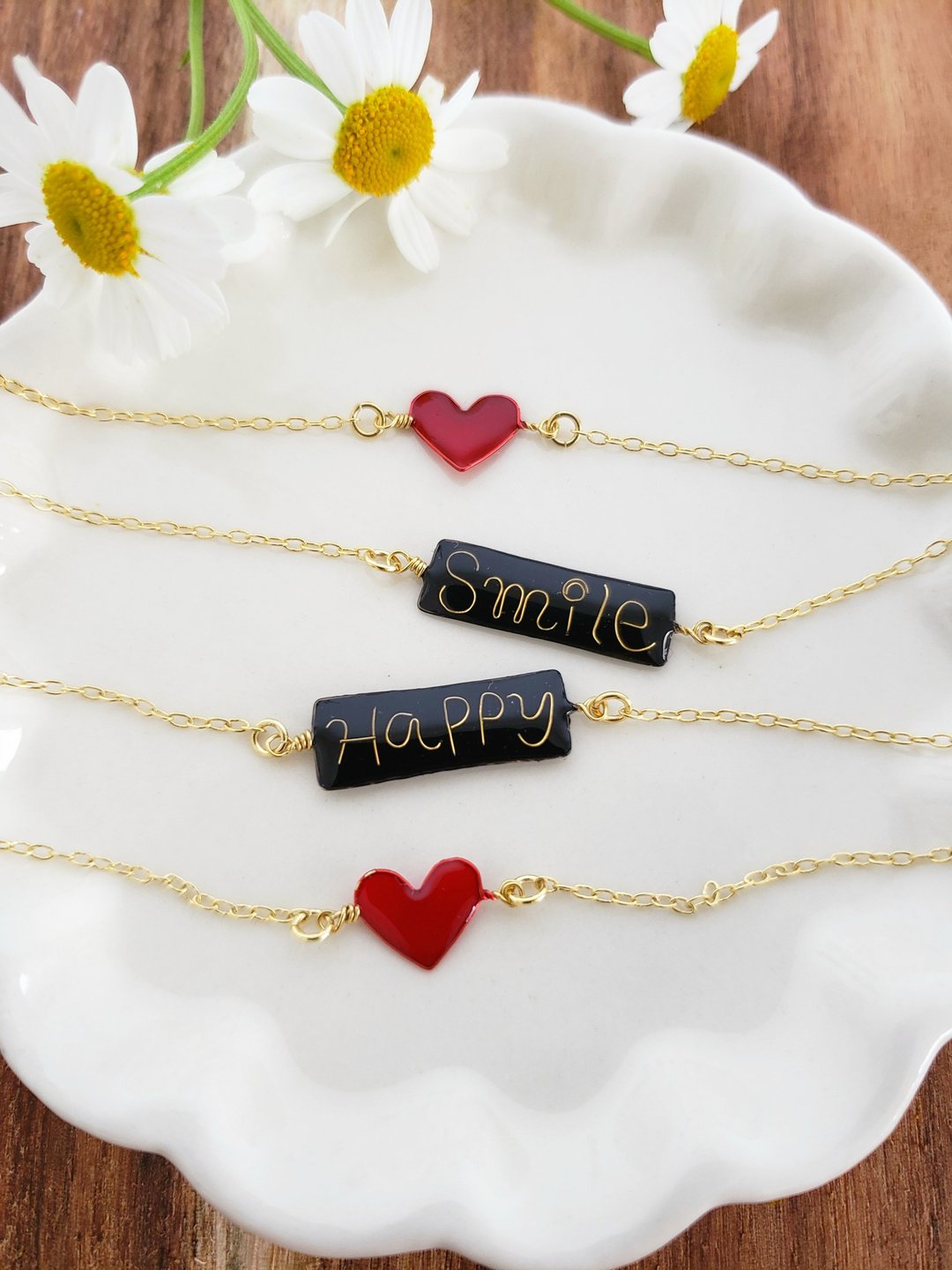 Smile & Happy bracelet - 手链/手环 - 树脂 红色