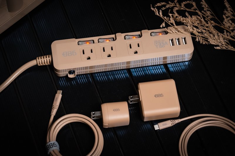 +886 极Hai GaN氮化镓 3孔快充充电器+USB-C to Type C 快充组 - 手机配件 - 其他材质 绿色