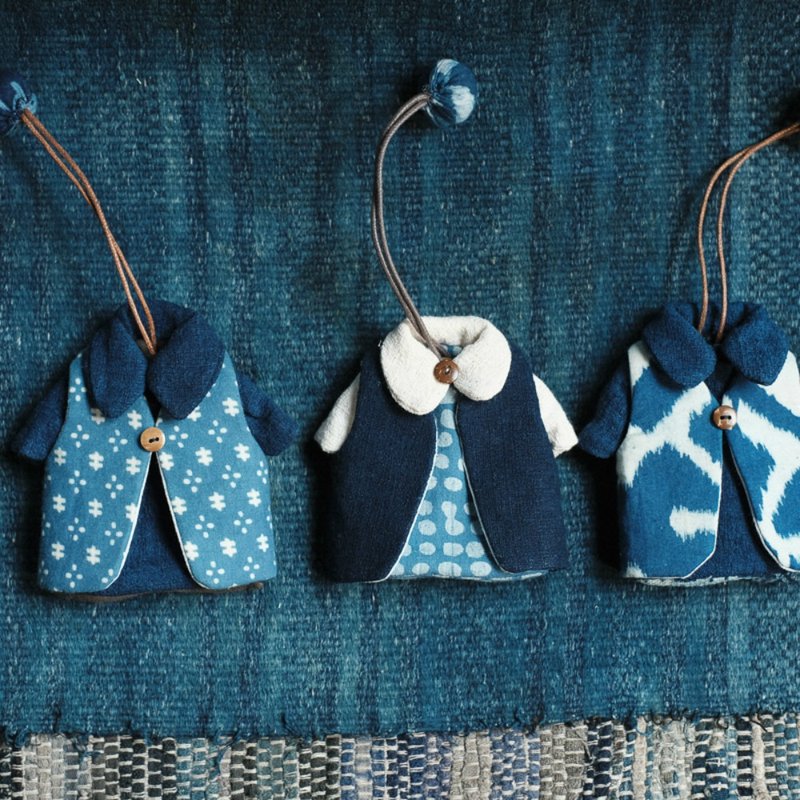 貼心小棉襖 純手作刺子繡鑰匙扣圈 藍染洋裝小裙子 可愛女生禮物 - 钥匙链/钥匙包 - 棉．麻 蓝色