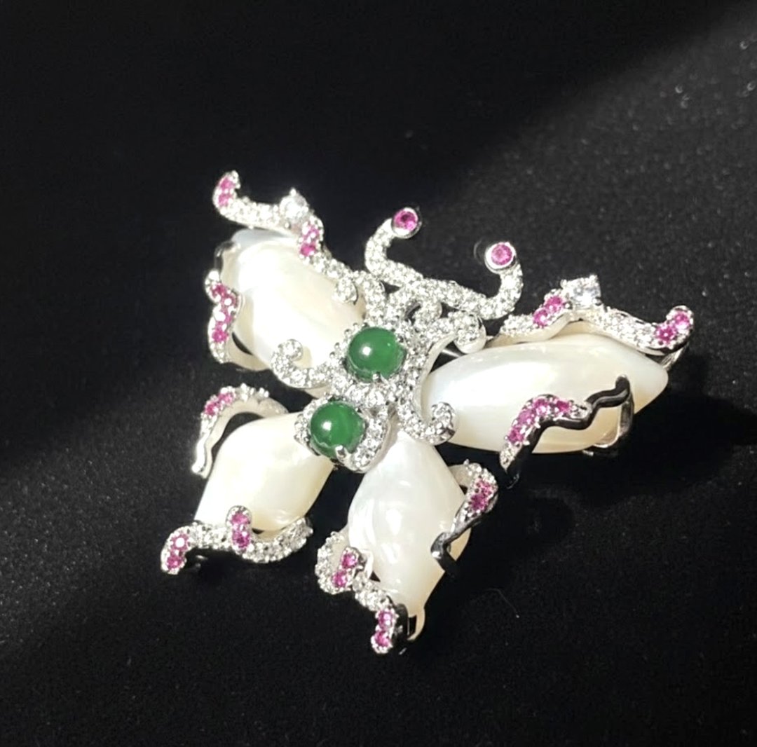 冰绿翡翠蛋面925纯银镶嵌蝴蝶胸针 | 天然玉翡翠A货 | 送礼 - 胸针 - 玉石 绿色