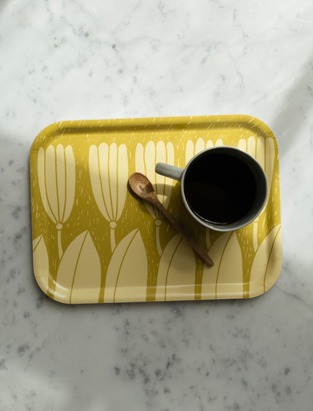 北欧设计方型托盘- KROKUS SMALL TRAY, YELLOW (27 X 20 cm) - 托盘/砧板 - 木头 黄色