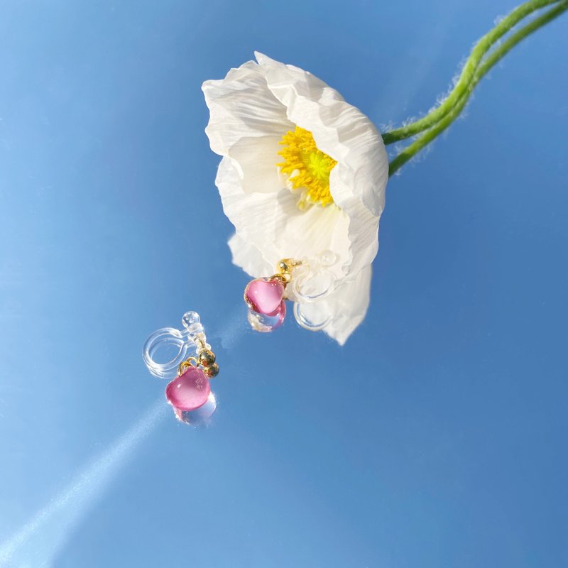 CADA DIA 手作泪珠耳环 - 耳环/耳夹 - 玻璃 粉红色