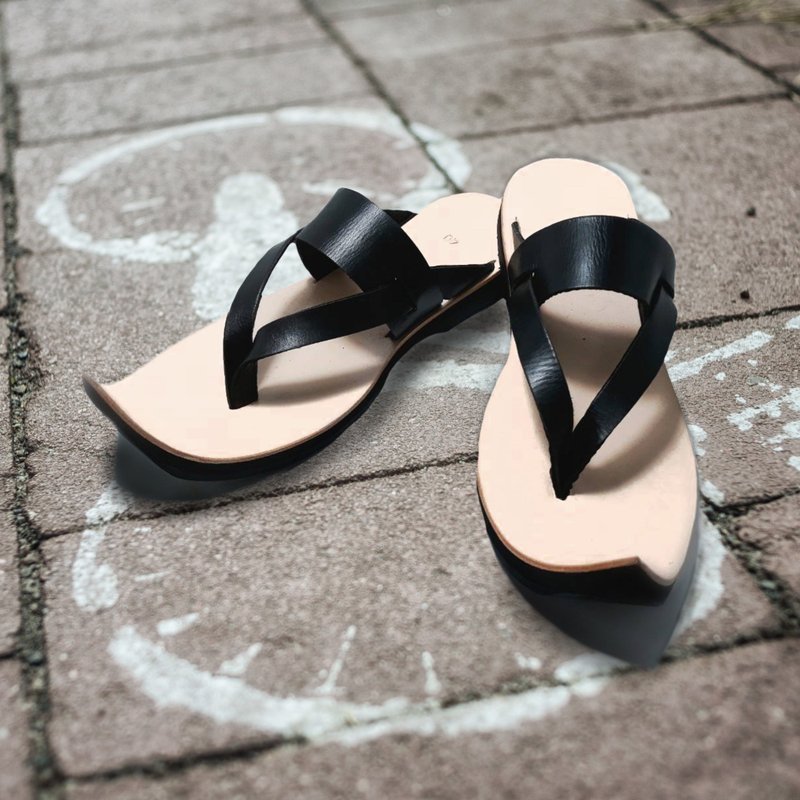 Handmade leather bent toe shoes black strap with nature color sole - 男女凉鞋 - 真皮 咖啡色