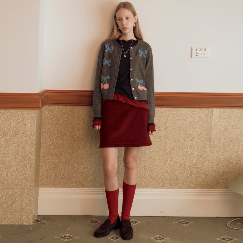 mintcheese 浓郁勃艮第红 水波纹羊毛贴布绣花朵半身短裙 - 裙子 - 羊毛 红色