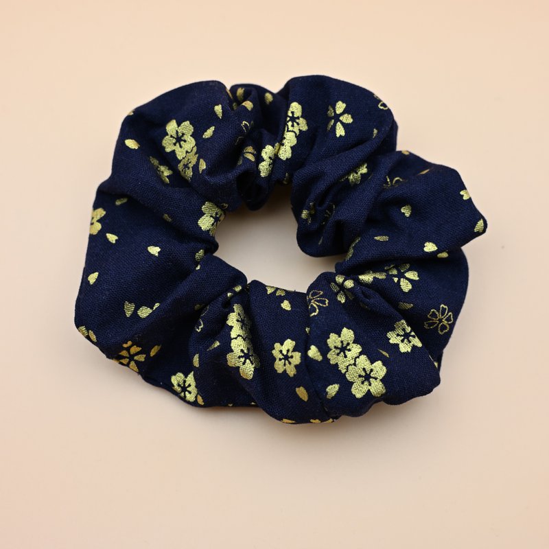 深蓝色 烫金 樱花 大肠发圈 - 发带/发箍 - 棉．麻 