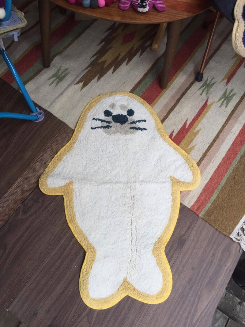 【预购中】✾疗愈系趴趴海豹地垫✾ - 摆饰 - 棉．麻 多色