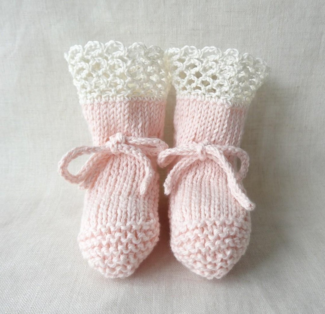 Handknitted lacy baby booties - 童装鞋 - 棉 