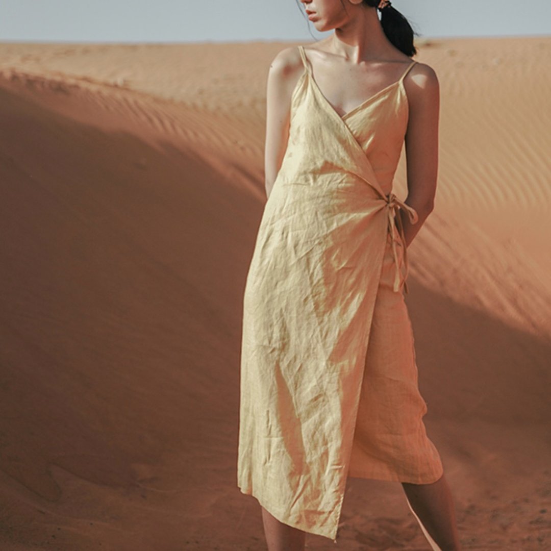 柠檬黃色亞麻制 Desert Flower V領綁帶吊帶兩片式連衣裙 夏日清涼混搭洋裝 兩色可選 摩洛哥歸來 | vitatha 番塔塔原創設計獨立女裝品牌 - 洋装/连衣裙 - 棉 黄色