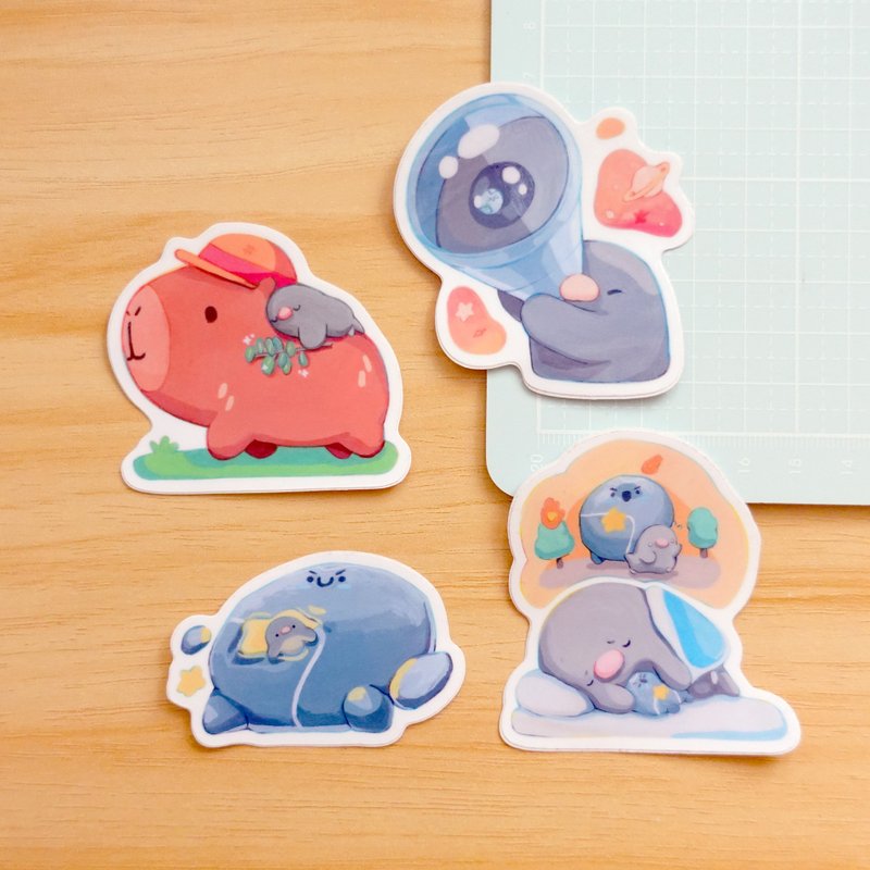 【防水贴纸】水豚出游, 望远镜, 陨石, 梦境 | Peachtober 2023 - 贴纸 - 塑料 多色