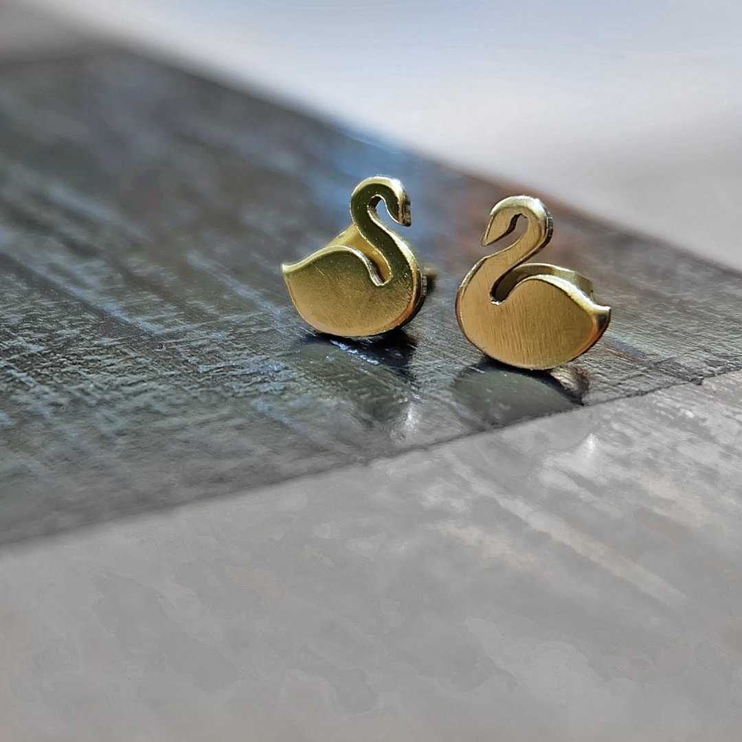 Golden swan brass stud earrings - 耳环/耳夹 - 铜/黄铜 金色