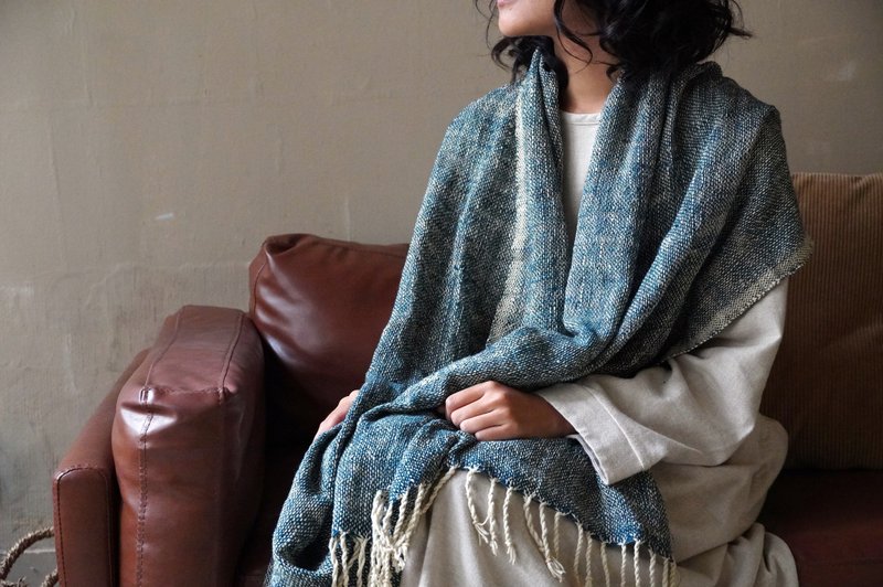 【碧淀】纯棉植物染多功能手织大披肩/空调保暖巾 - 围巾/披肩 - 棉．麻 蓝色