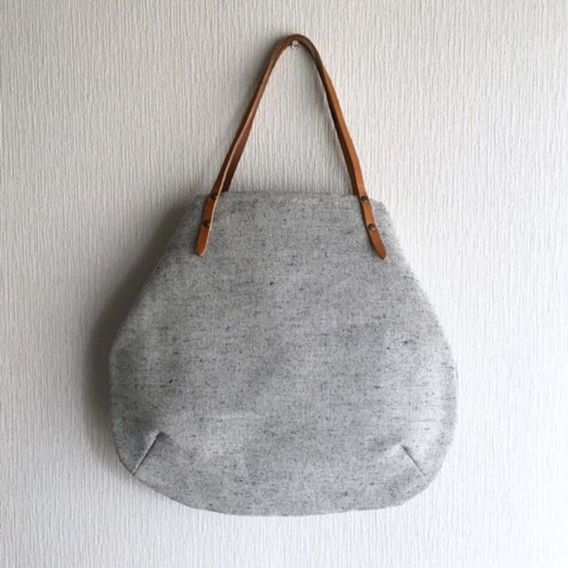 [2021 resale] No. 8 cotton jute (cotton linen) and extra-thick oil-nume round tote bag [Off x Navy] - 手提包/手提袋 - 真皮 蓝色