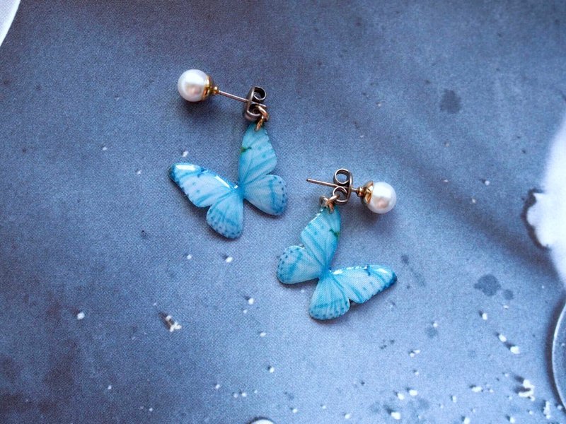 Light Blue Butterfly Stud Earrings With Pearl, LB02 - 耳环/耳夹 - 其他材质 蓝色