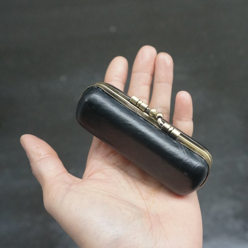 迷你口金印章口红万用盒 - 化妆包/杂物包 - 棉．麻 黑色