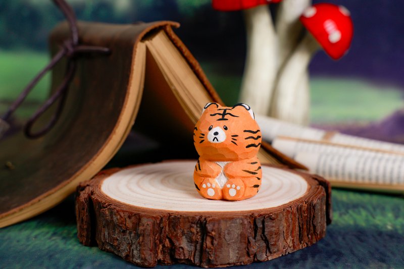 Islandoffer (原创设计) (十二生肖系列) 椴木雕老虎仔 - 摆饰 - 木头 橘色
