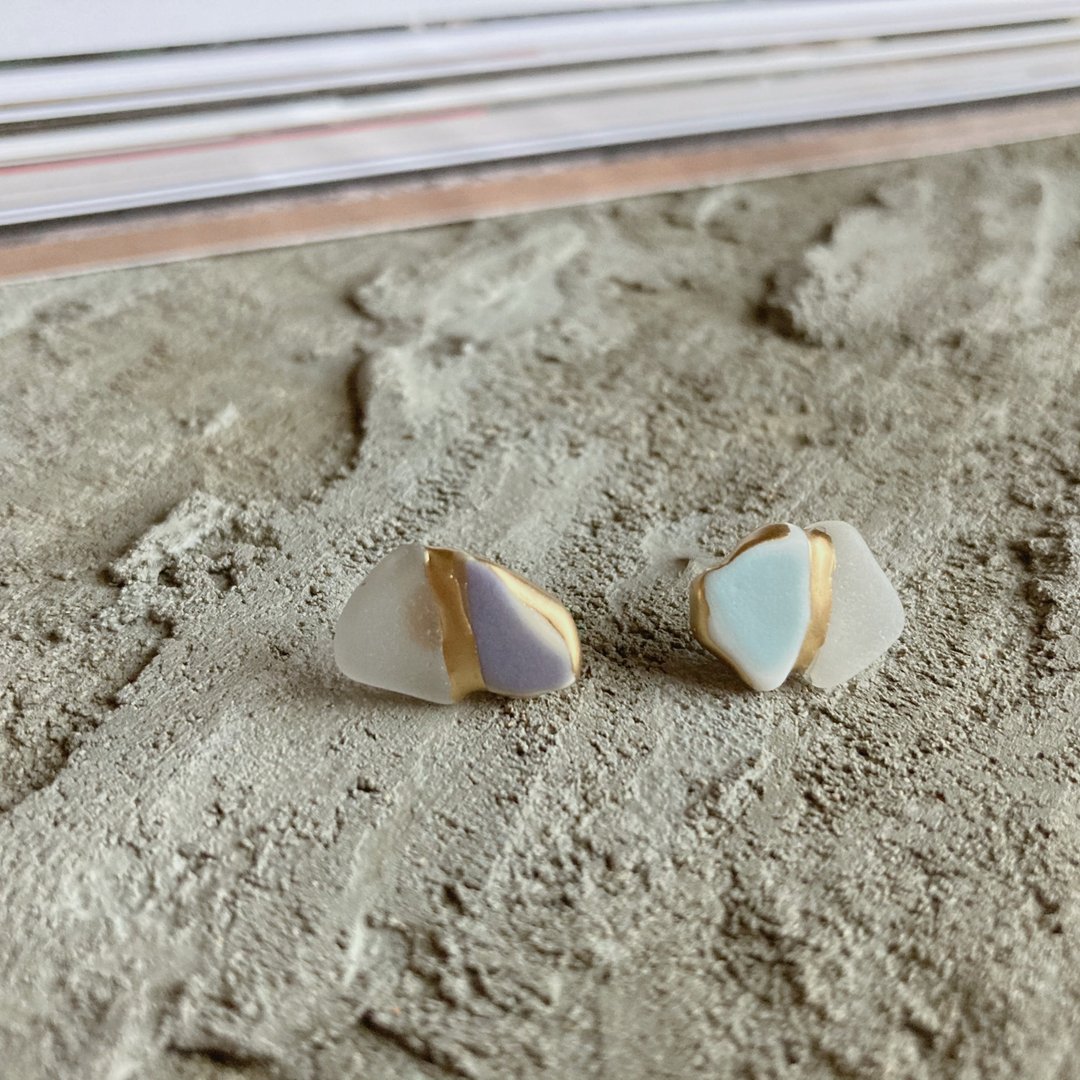 海玻璃 海陶器的金继 耳针/ 耳夹【淡蓝色×白色×紫色】 - 耳环/耳夹 - 不锈钢 紫色