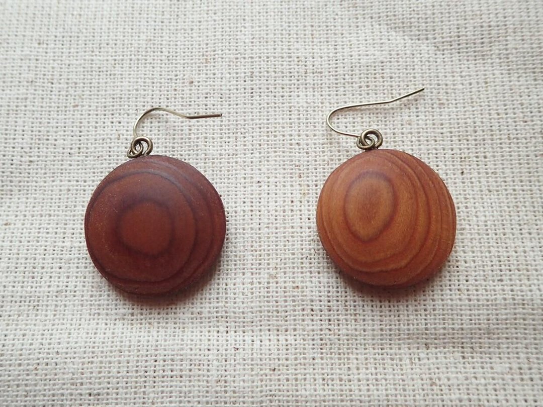 uzumaru earrings (earrings, hooks for allergies are acceptable) - 耳环/耳夹 - 木头 咖啡色