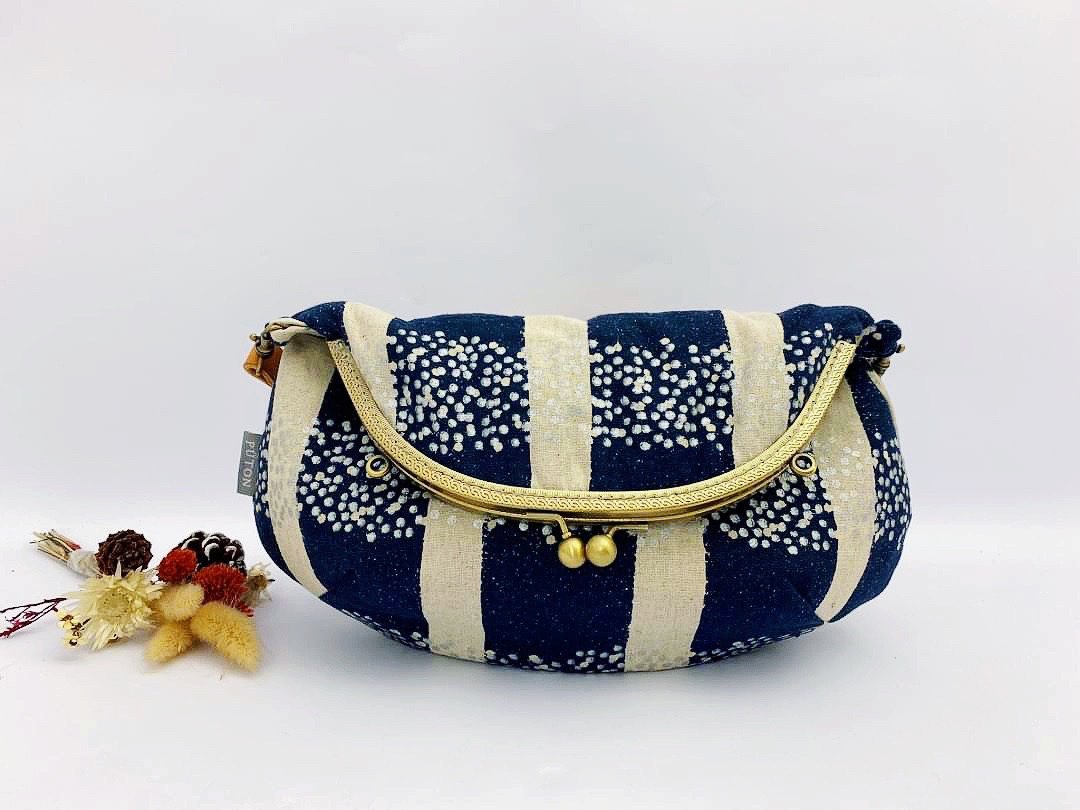 点点星空手作口金包 • 侧背包 • 斜背包 20cm、25cm - 侧背包/斜挎包 - 棉 蓝色