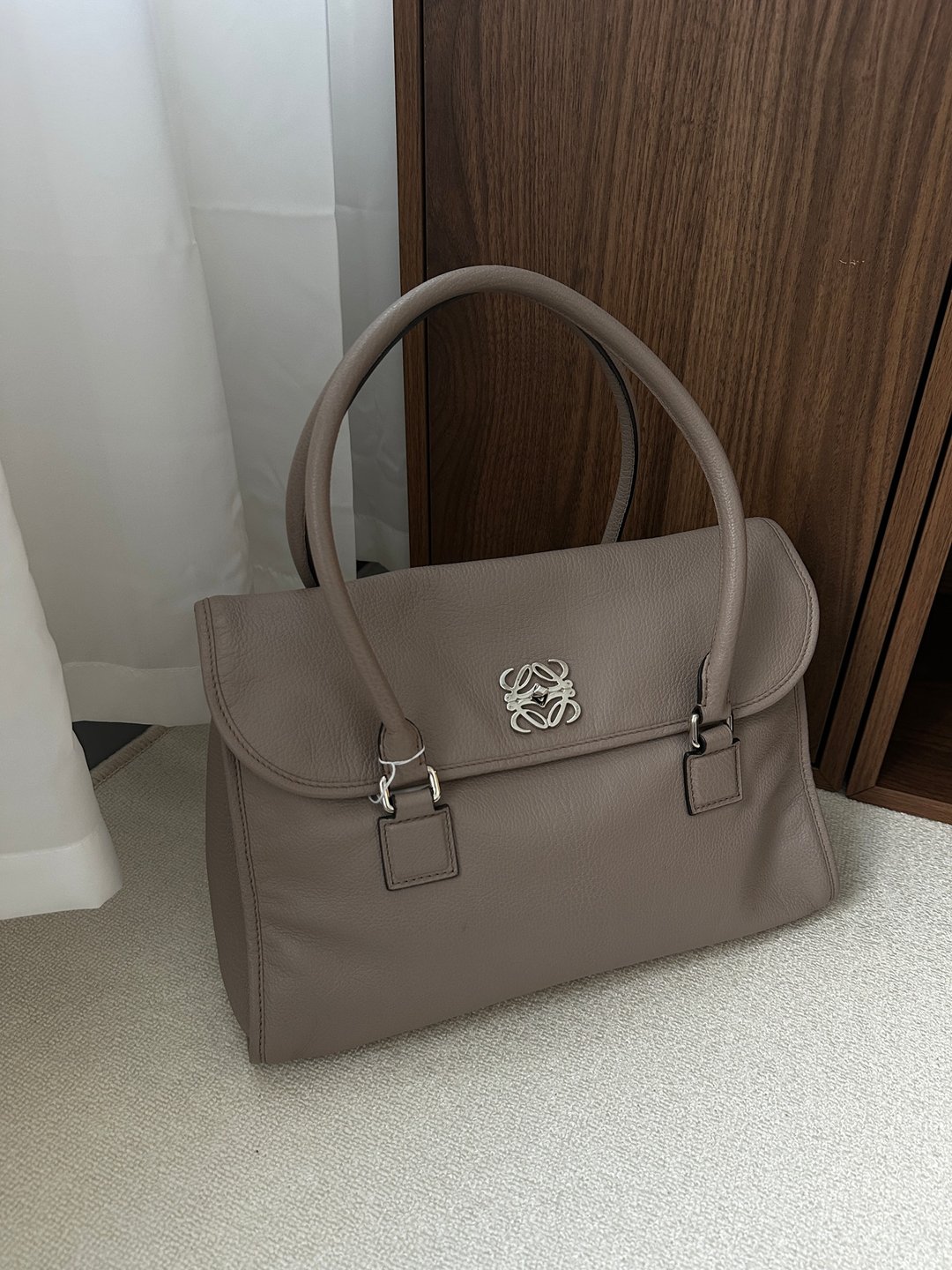 中古包 Loewe 罗意威 Turn Lock 托特包 - 手提包/手提袋 - 真皮 卡其色