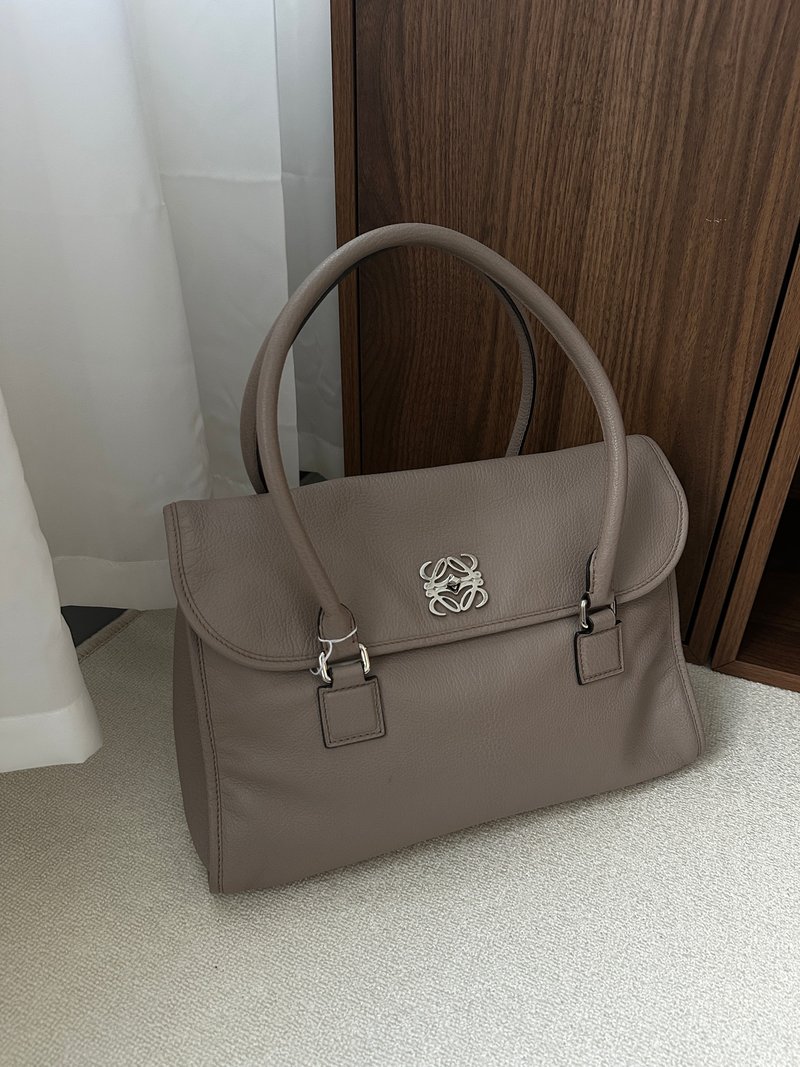 中古包 Loewe 罗意威 Turn Lock 托特包 - 手提包/手提袋 - 真皮 卡其色