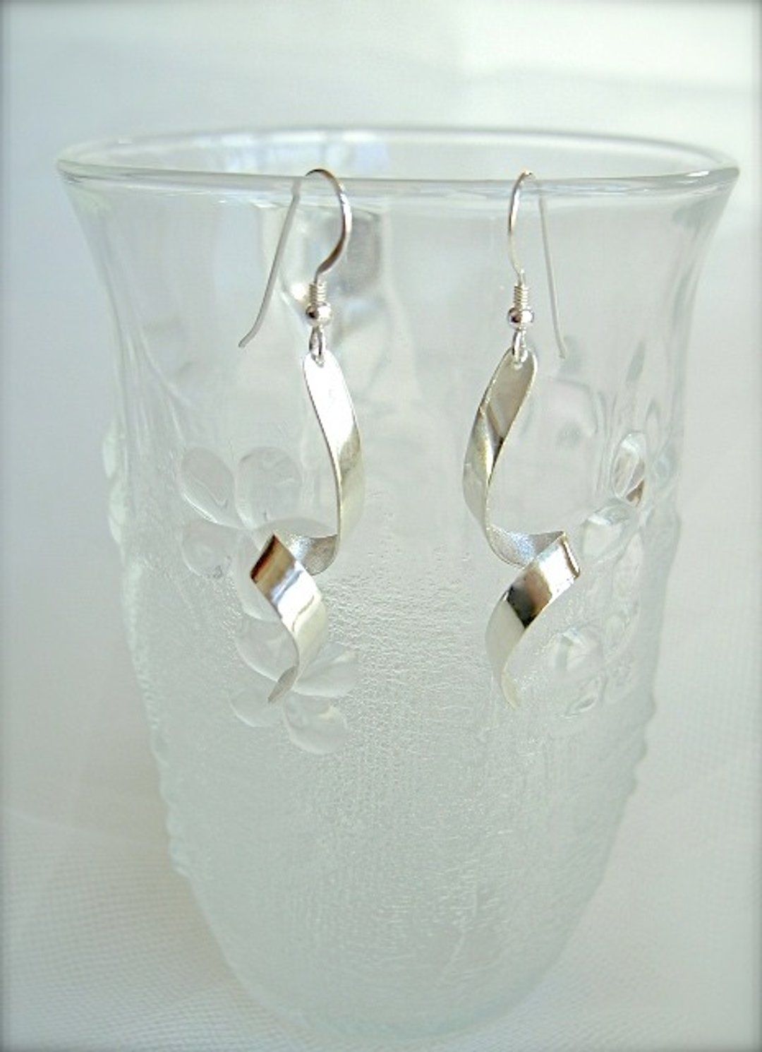 Ribbon earrings - 耳环/耳夹 - 银 银色