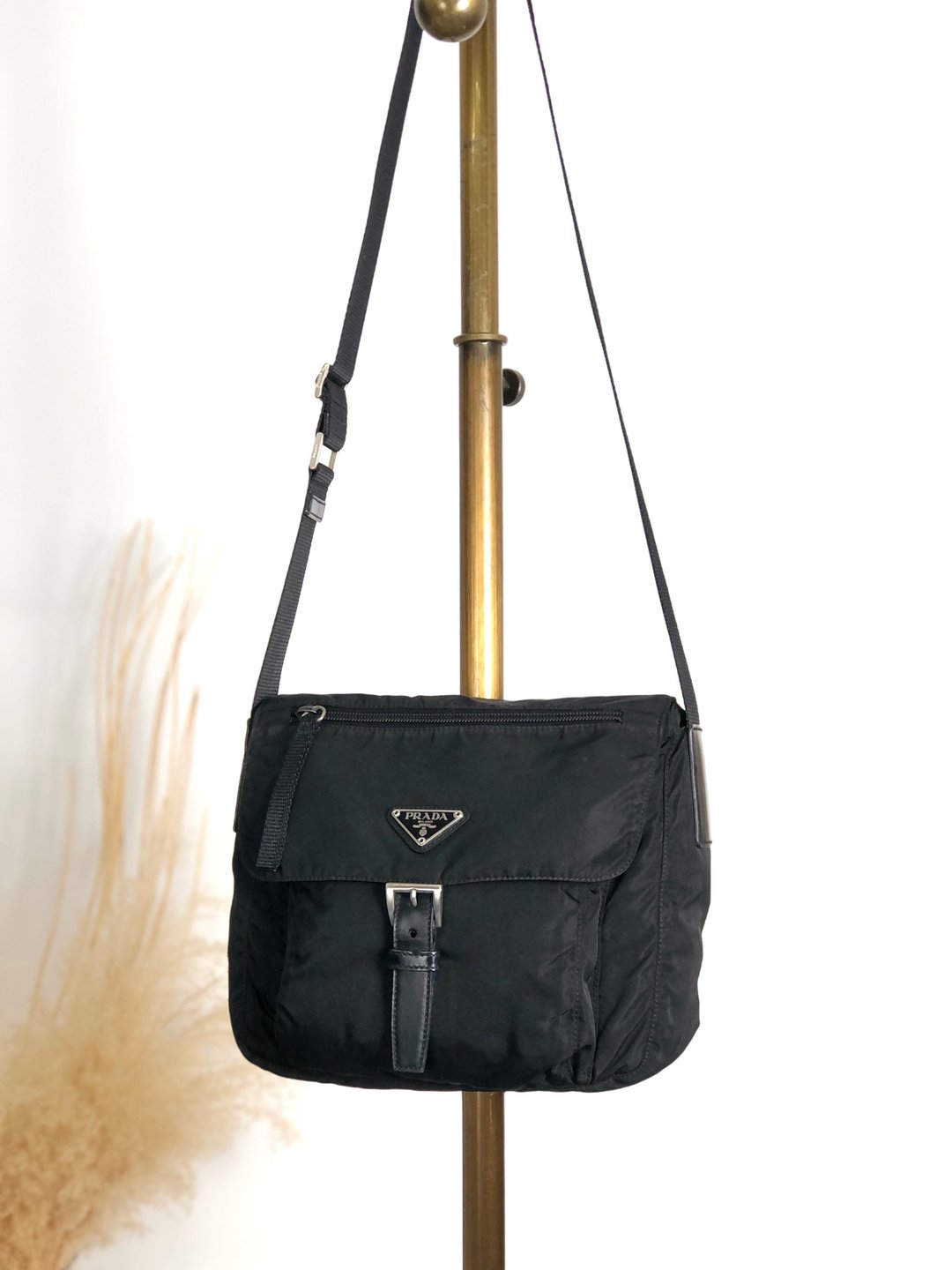 【日本直送 名牌中古包】PRADA 普拉达 侧背包 黑色 三角标志 尼龙 前方扣饰 vintage d42ma2 - 侧背包/斜挎包 - 尼龙 黑色