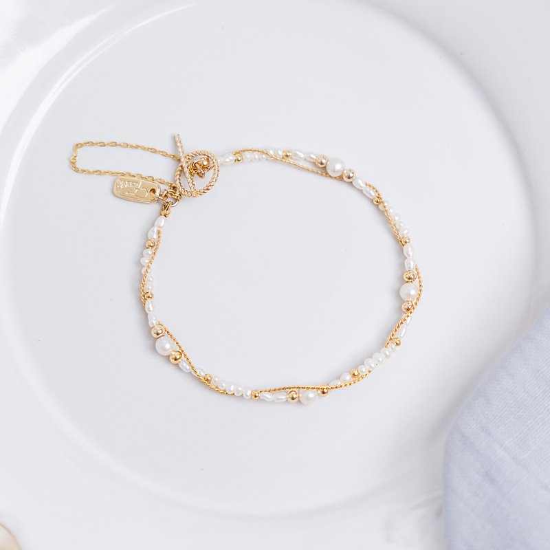 桃花 x 珍珠 黄铜镀18K金 【摩羯座 • 守护花 • 满天星】手链 - 手链/手环 - 宝石 白色