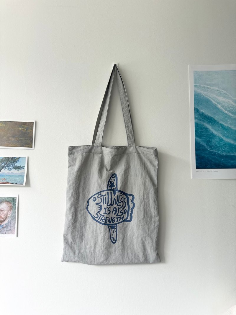 翻车鱼・夏日必备防泼水托特包 Tote Bag - 手提包/手提袋 - 尼龙 灰色