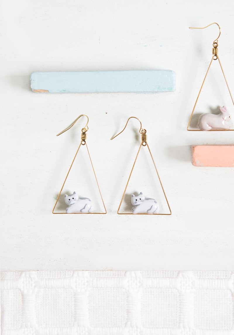 小猫三角形耳环 - 耳环/耳夹 - 粘土 