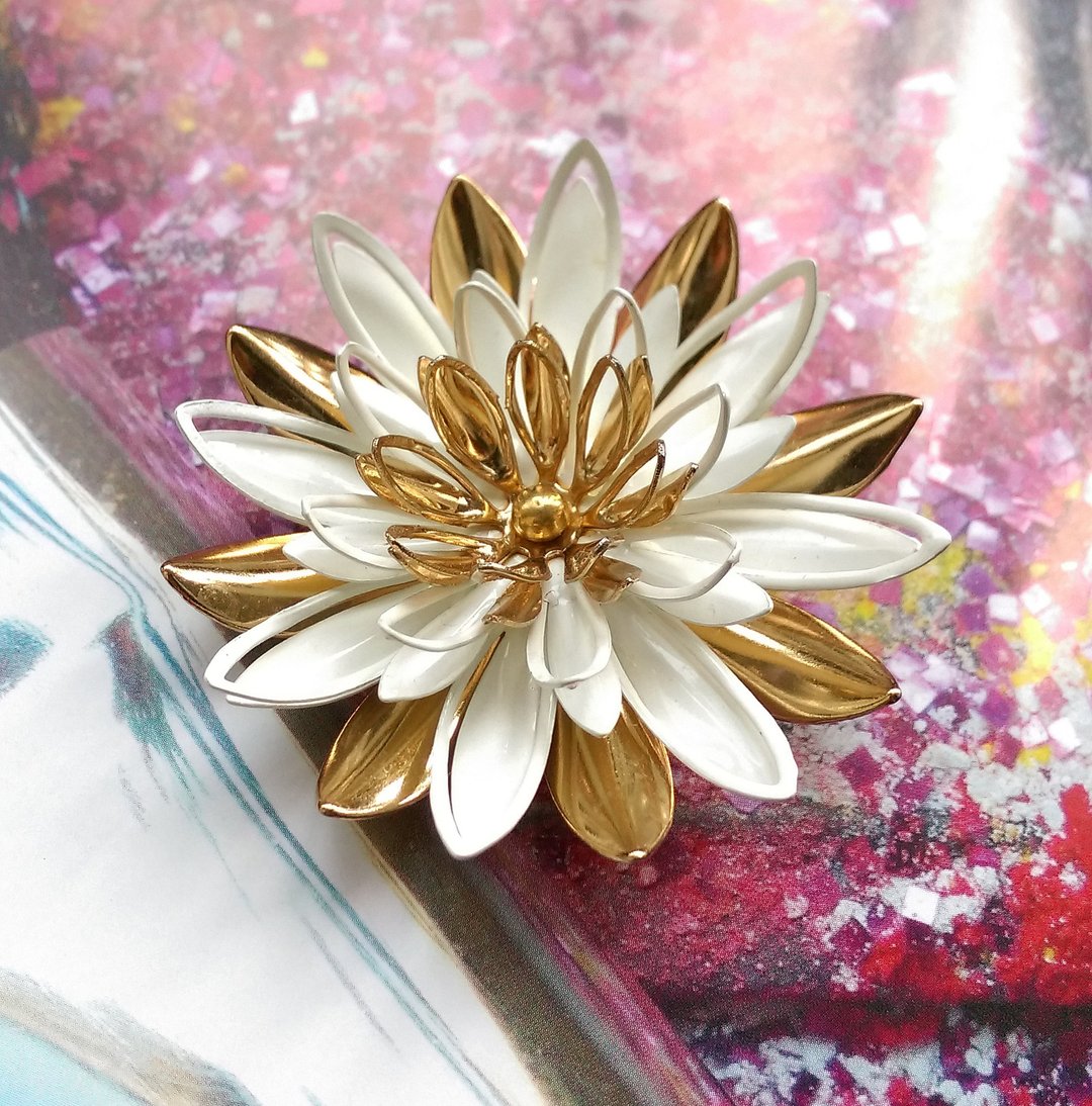 Sarah Cov Water Lily  系列 别针。西洋古董饰品 - 徽章/别针 - 其他金属 金色