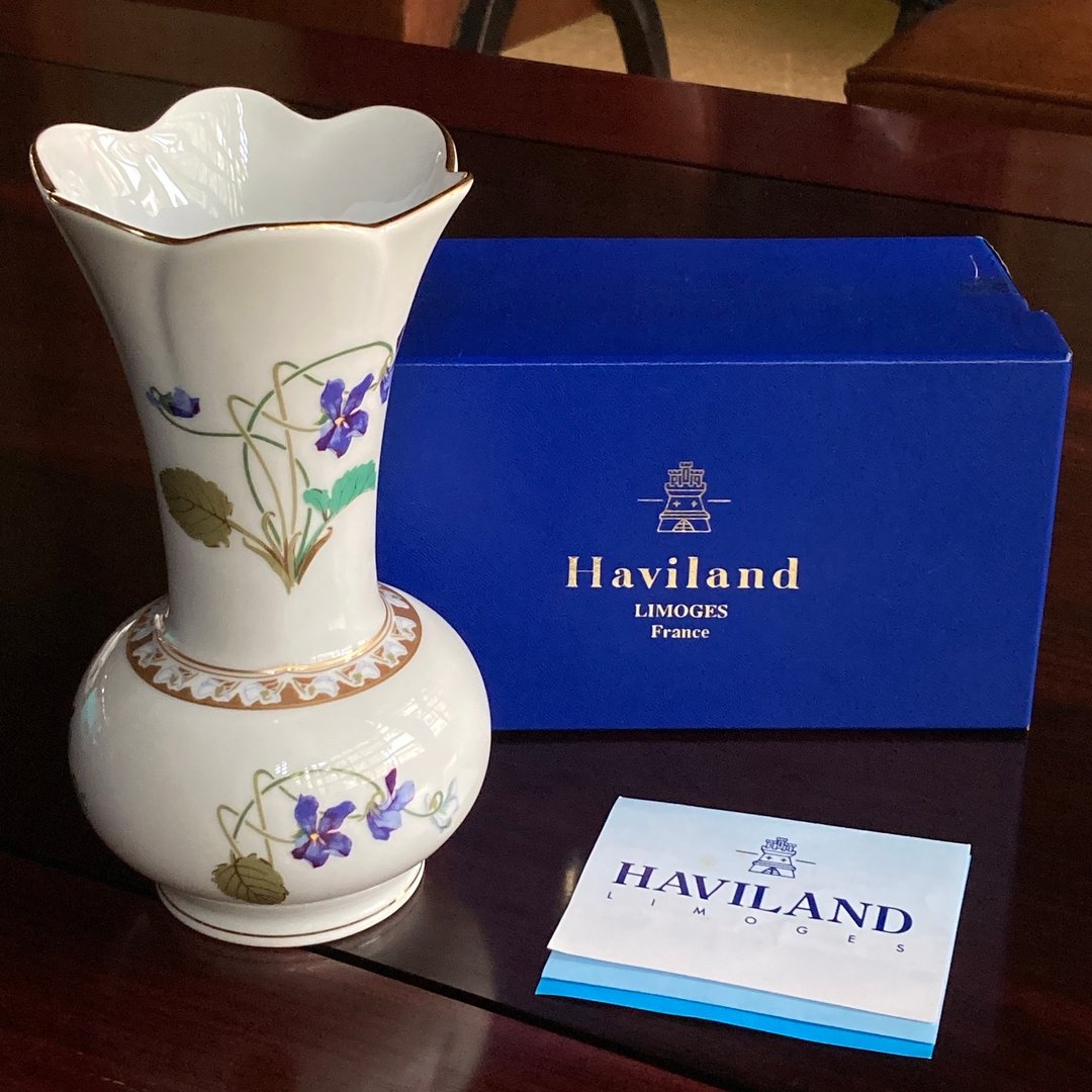 HAVILAND Empress Eugénie系列 紫罗兰纹样描金六瓣花瓶 - 花瓶/陶器 - 瓷 白色