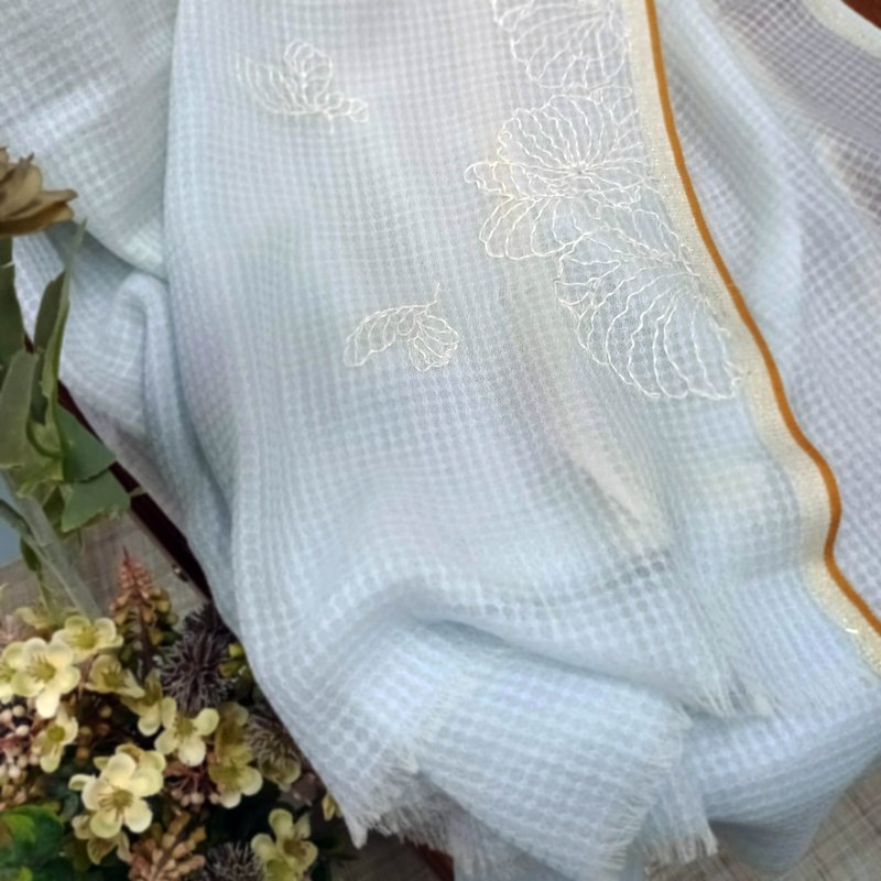 *手工刺绣糸列*渐变色全绵羊毛薄长围巾*花落*免费手綉字母 - 围巾/披肩 - 羊毛 蓝色