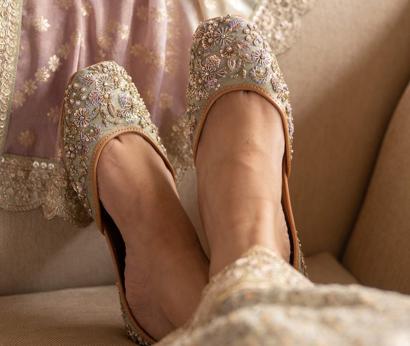 【浮光翠】印度风情/绿灰底色/手工钉珠刺绣鞋 - 女款休闲鞋 - 真皮 卡其色